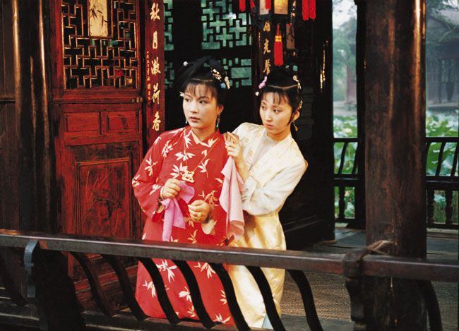 论析《红楼梦》的场景描绘、人物性格、情爱书写及此三项书写的文学史成就。